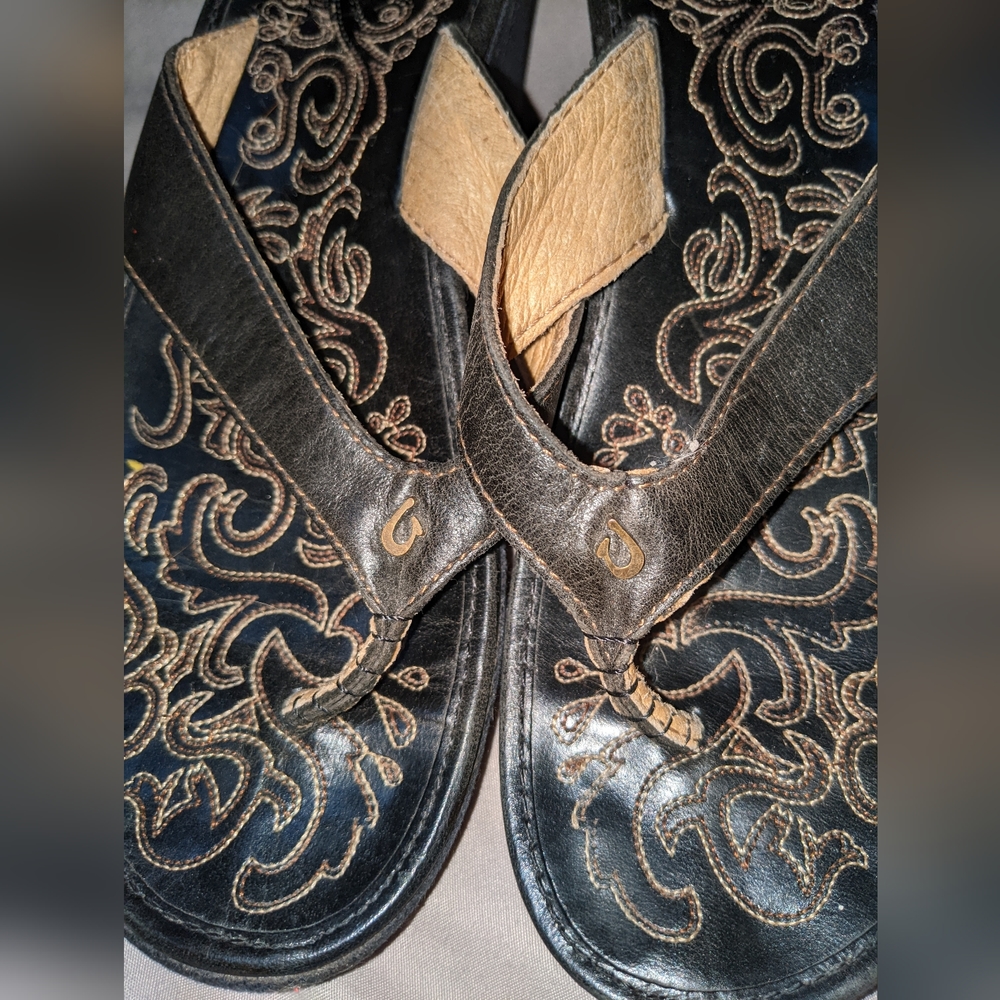 OluKai tooled leather slippers - Picture 4 of 5